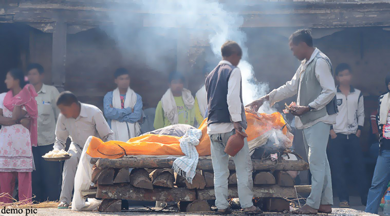 घर वालों नें मृत समझकर शुरू की अंतिम संस्कार की तैयारी, लेकिन उसके बाद जो हुआ वो बेहड डरावना था